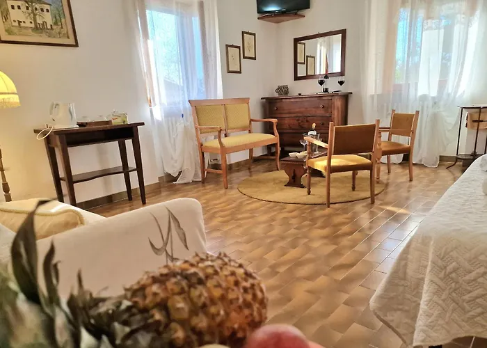 Burga By Mmega Vila *